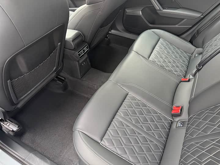 Audi A3 2025 2025款 A3L Limousine 35TFSI 飞驰尊享型