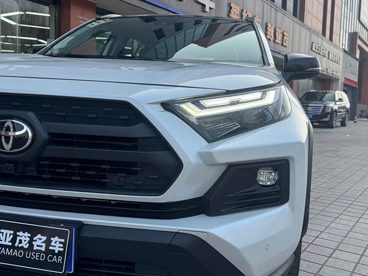 Toyota RAV4 2024 2024款 2.0L CVT四驱探险Plus版