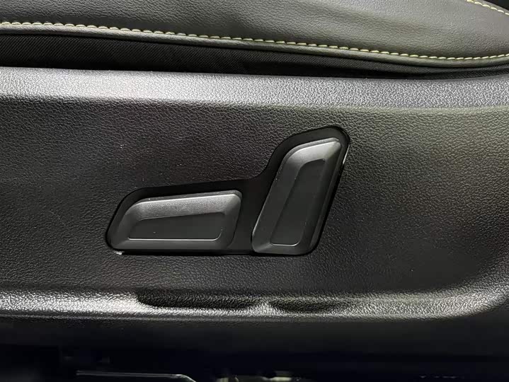 Haval F7x 2021 2021款 1.5T 两驱极智潮玩版