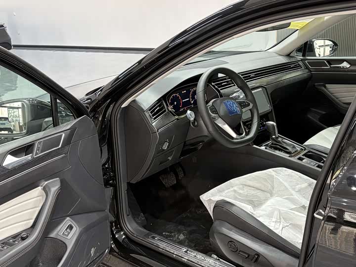 Volkswagen Magotan 2026 2026款 3000万辆甄选款 380TSI DSG豪华型