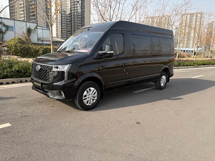 Maxus V80 2025 2025款 PRO傲运通 2.0T 手动长轴中顶 6/7/8/9座