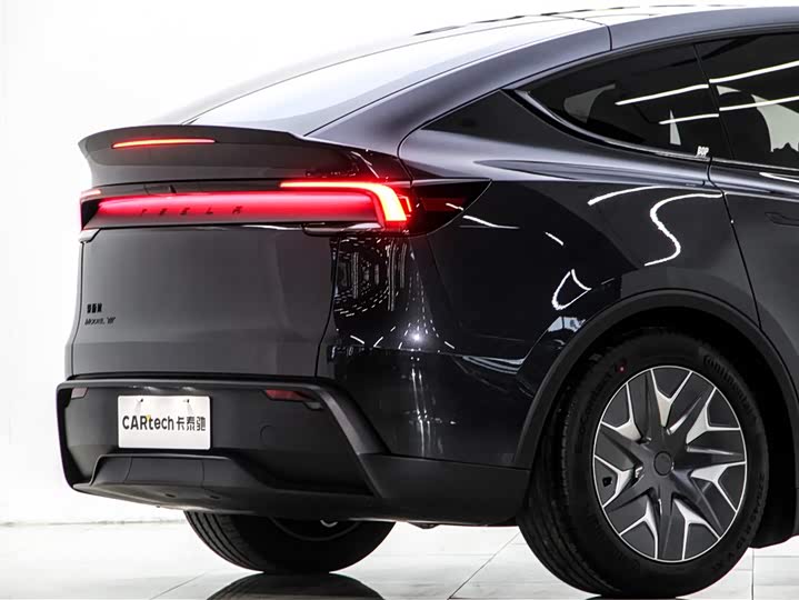 Tesla Model Y 2025 2025款 长续航全轮驱动版