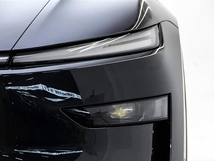 Tesla Model Y 2025 2025款 长续航全轮驱动版