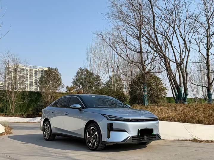 Geely Galaxy L6 2025 2025款 EM-i 140km 星舰版