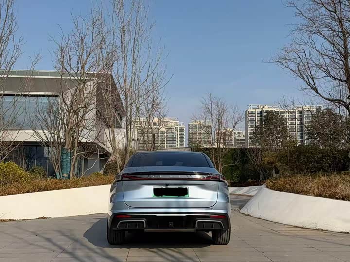 Geely Galaxy L6 2025 2025款 EM-i 140km 星舰版