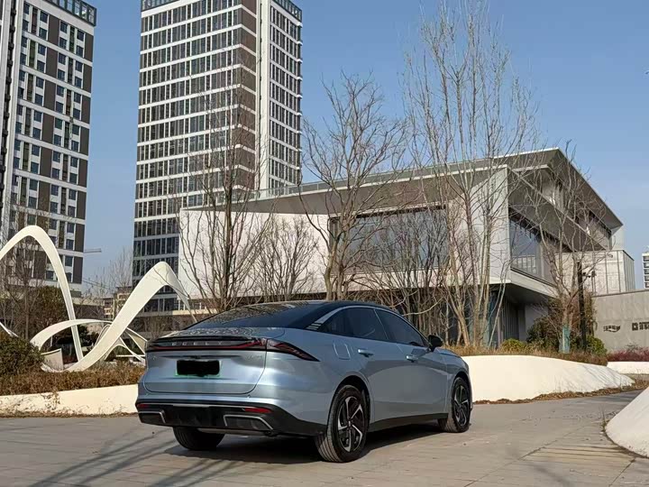 Geely Galaxy L6 2025 2025款 EM-i 140km 星舰版