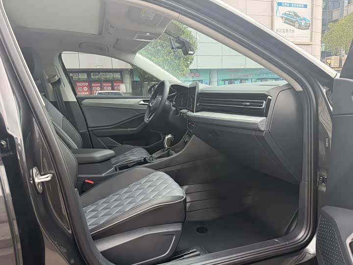 Volkswagen Sagitar L 2025 2025款 300TSI DSG超越版