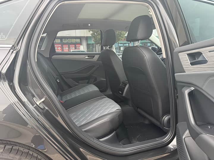 Volkswagen Sagitar L 2025 2025款 300TSI DSG超越版