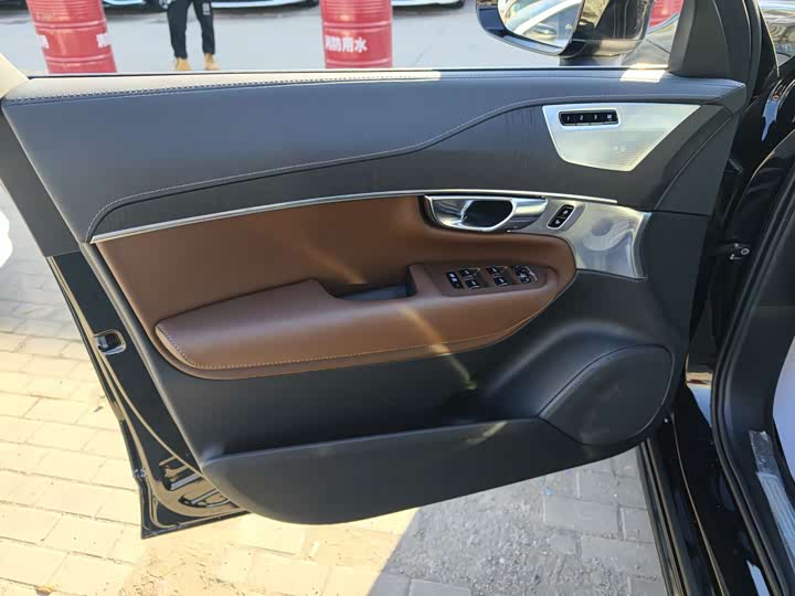 Volvo XC90 2025 2025款 B6 智雅豪华版 7座