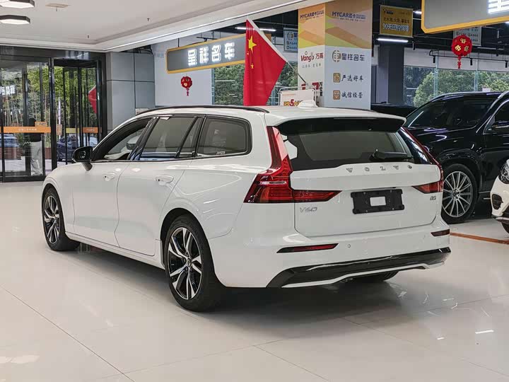 Volvo V60 2024 2024款 B5 智远运动版