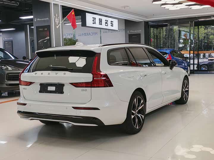 Volvo V60 2024 2024款 B5 智远运动版