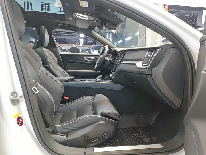 Volvo V60 2024 2024款 B5 智远运动版