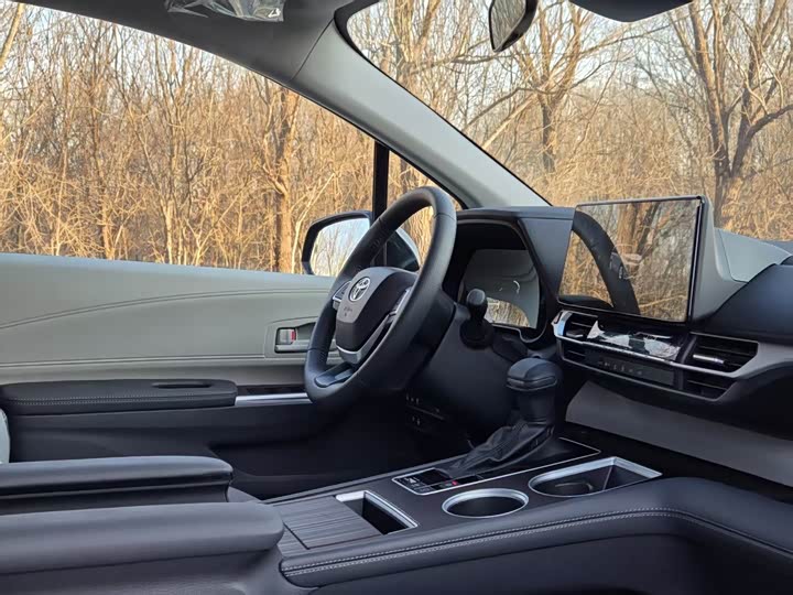 Toyota Sienna 2026 2026款 2.5L 双擎两驱舒适版