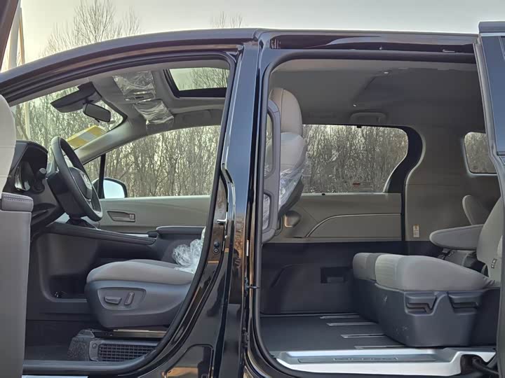 Toyota Sienna 2026 2026款 2.5L 双擎两驱舒适版