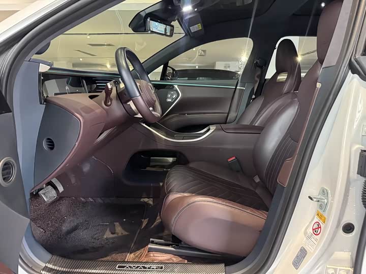 Avatr 11 2023 2023款 鸿蒙版 智享升级款 90度 后驱版