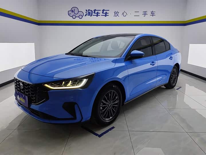 Ford Focus 2022 2022款 三厢 EcoBoost 180 自动竞速版