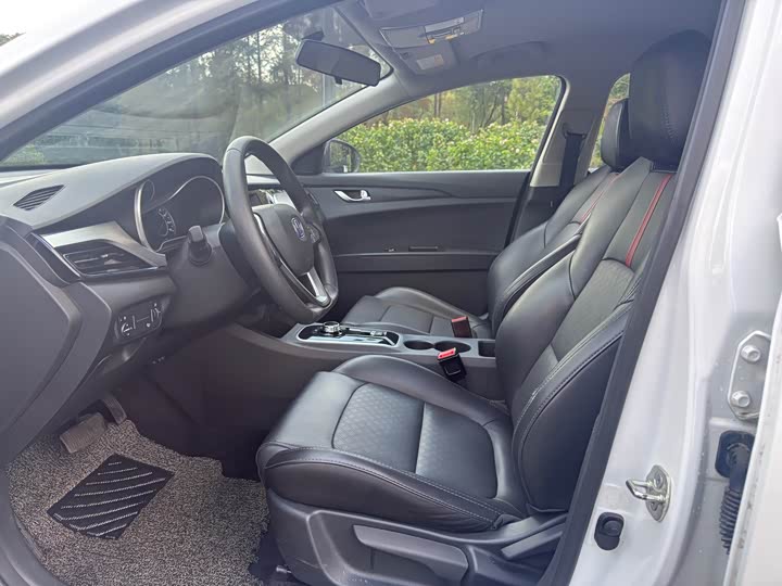 Changan Eado EV 2022 2022款 EV460 智行网约版 磷酸铁锂