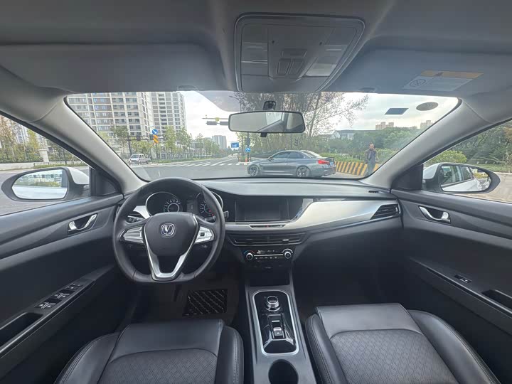 Changan Eado EV 2022 2022款 EV460 智行网约版 磷酸铁锂