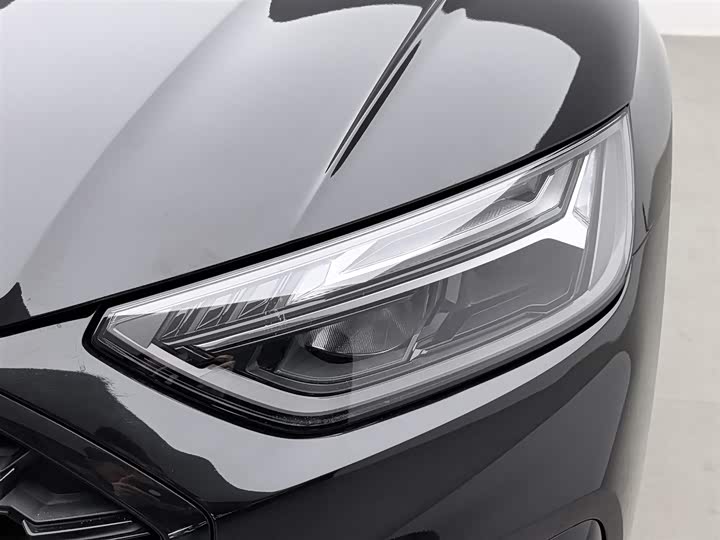 Audi Q5L 2025 2025款 45周年典藏版 40 TFSI 时尚动感型