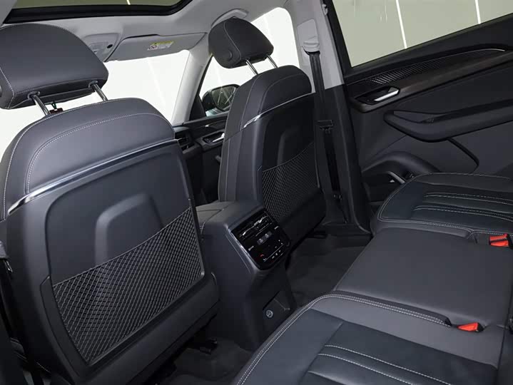 Audi Q6 2023 2023款 40 TFSI quattro 观云型 羽林套装