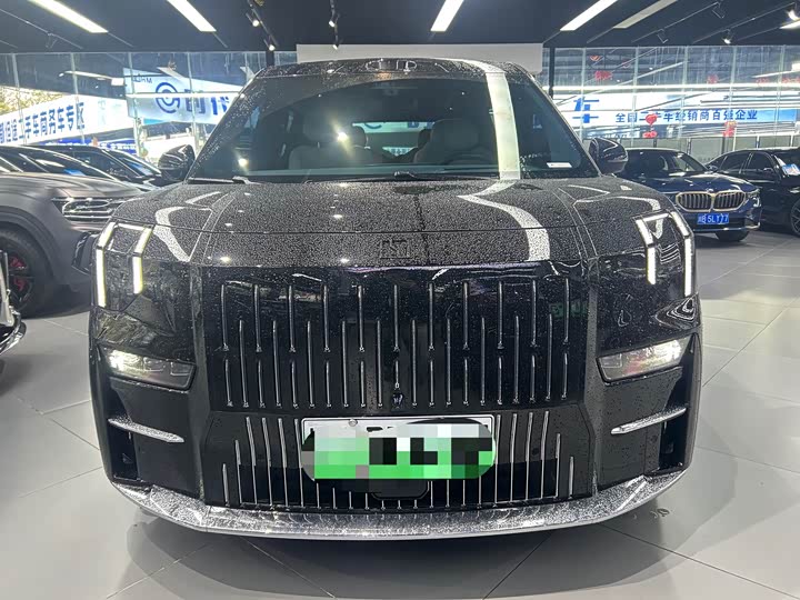 Zeekr 009 2024 2024款 六座行政版四驱 108kWh