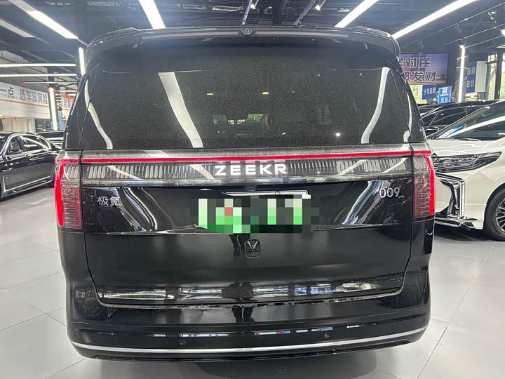 Zeekr 009 2024 2024款 六座行政版四驱 108kWh