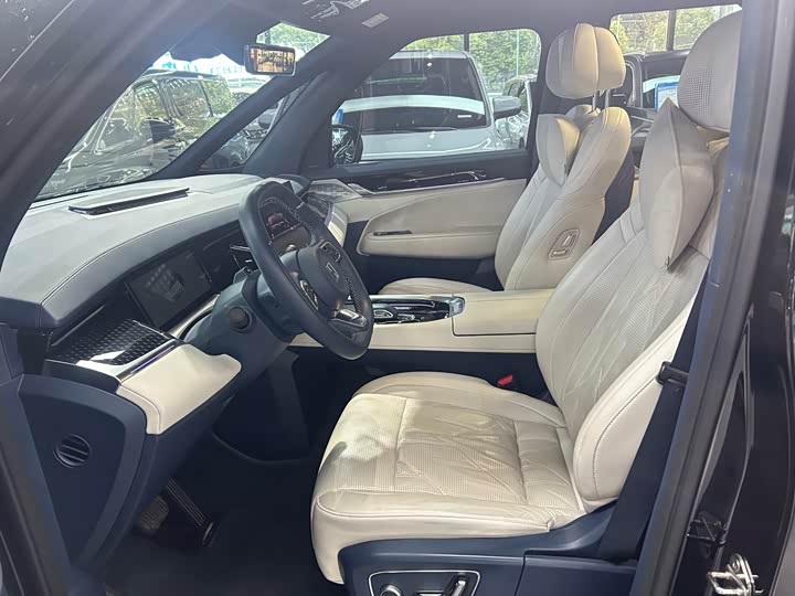 Zeekr 009 2024 2024款 六座行政版四驱 108kWh