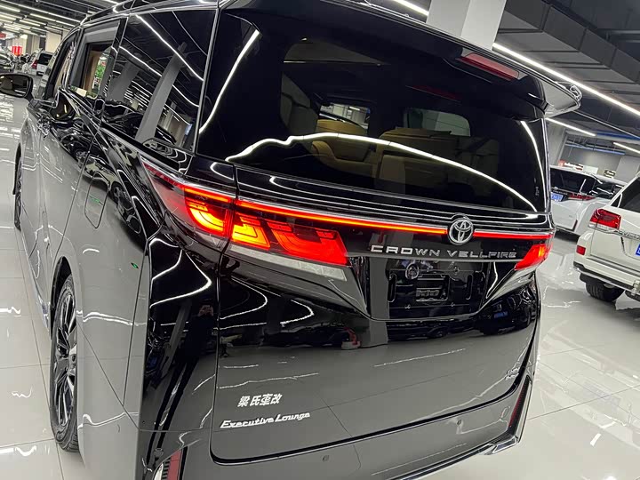Toyota Vellfire 2024 2024款 皇冠 双擎 2.5L 至尊行政版