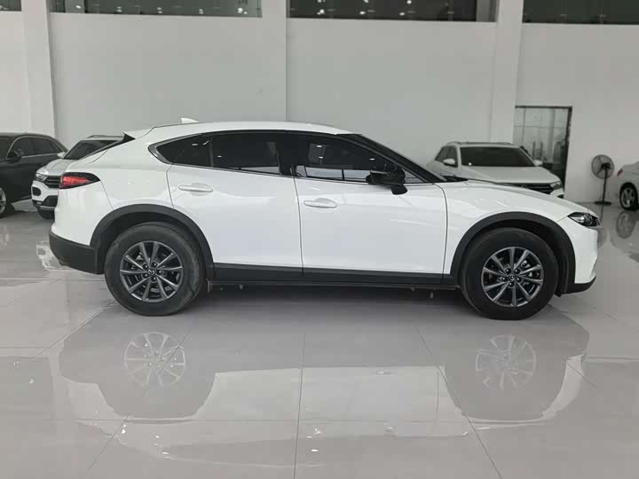 Mazda CX-4 2021 2021款 2.0L 自动两驱蓝天活力版
