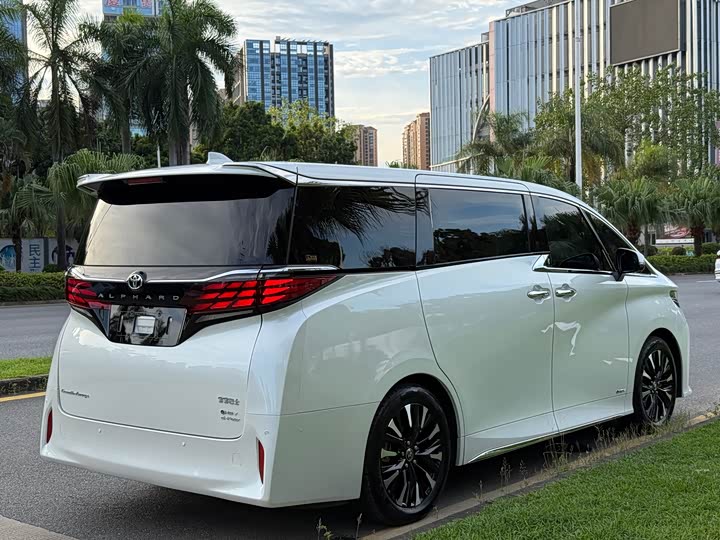 Toyota Alphard 2024 2024款 双擎 2.5L 臻享版