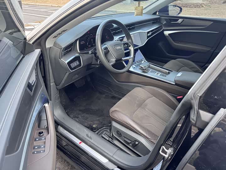 Audi A7L 2024 2024款 45TFSI S-line 筑梦型 流晶套装