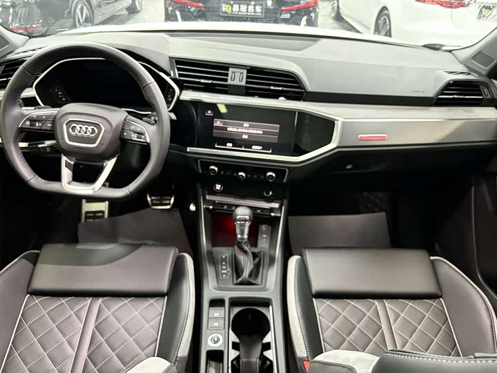 Audi Q3 2025 2025款 quattro 45周年典藏版 35TFSI 时尚动感型