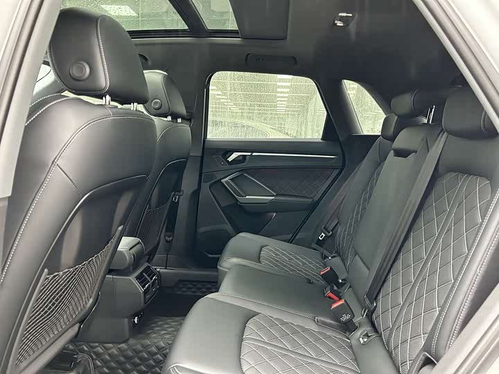 Audi Q3 2025 2025款 quattro 45周年典藏版 35TFSI 时尚动感型