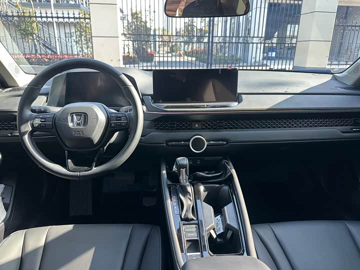 Honda Accord 2025 2025款 运动系列 260TURBO 豪华版