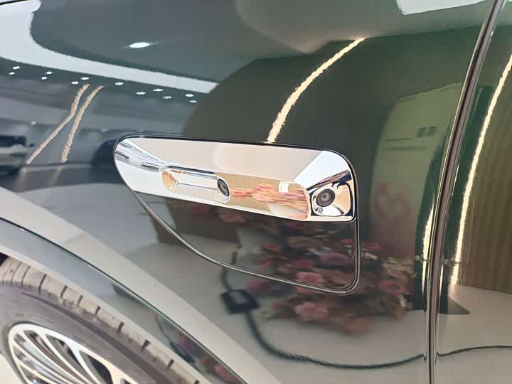 Aito M8 2025 2025款 增程 Ultra版 53.4kWh 6座版