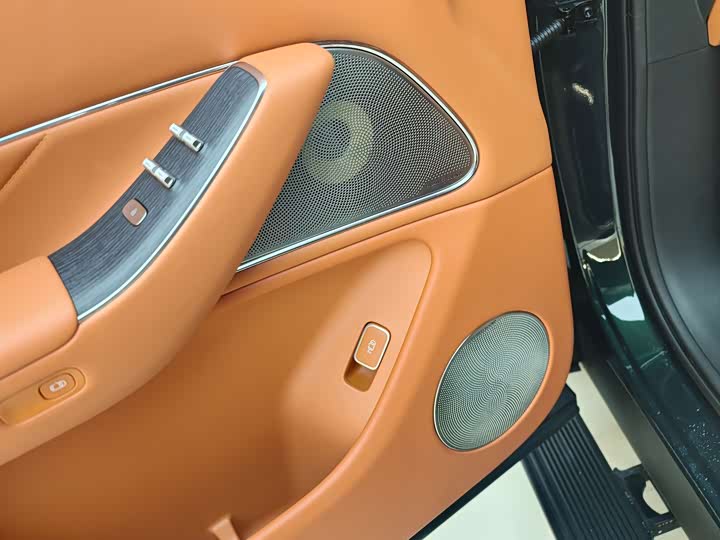 Aito M8 2025 2025款 增程 Ultra版 53.4kWh 6座版