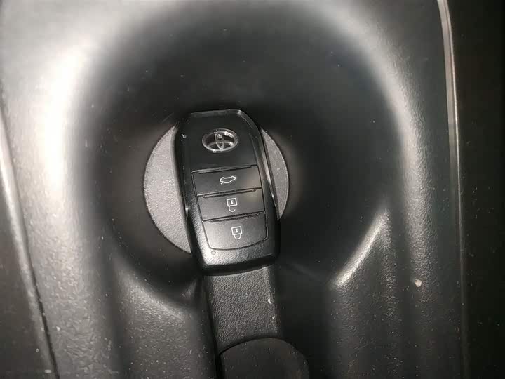 Toyota Levin 2024 2024款 智能电混双擎 1.8L 领先版