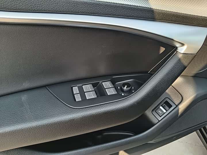 Audi A6L 2025 2025款 45 TFSI 臻选动感型