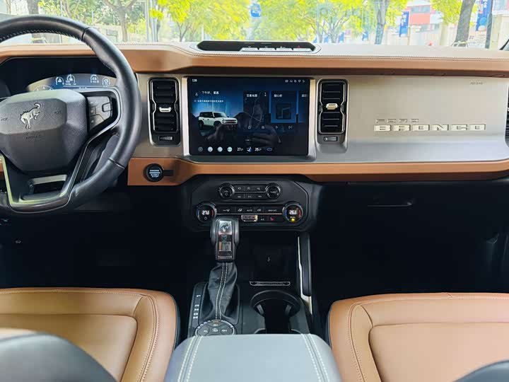 Ford Bronco 2024 2024款 2.3T 长滩