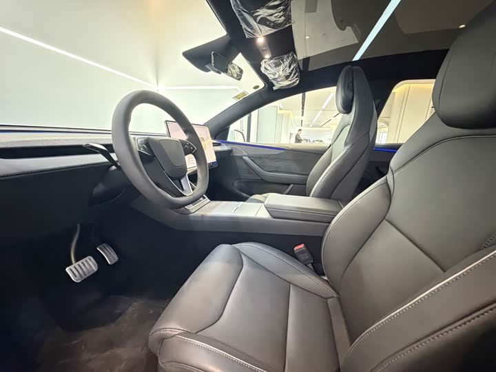 Tesla Model Y 2025 2025款 长续航全轮驱动版