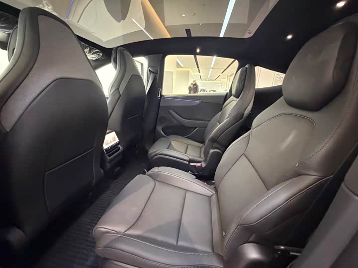 Tesla Model Y 2025 2025款 长续航全轮驱动版