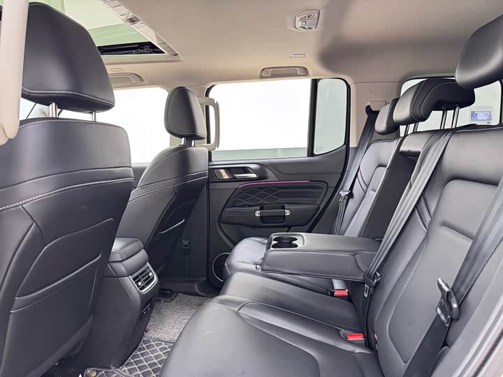 Tank 300 2025 2025款 2.0T 汽油征服者