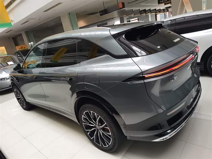 Zeekr 7X 2025 2025款 100kWh 长续航四驱智驾版
