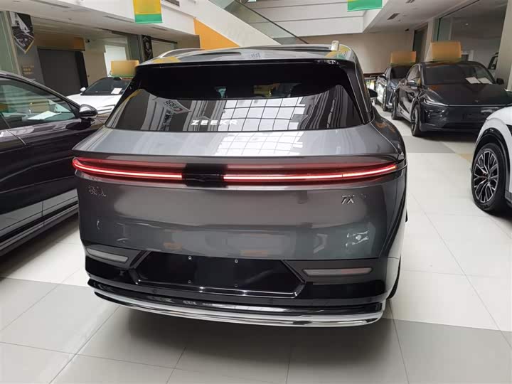 Zeekr 7X 2025 2025款 100kWh 长续航四驱智驾版