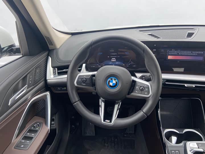 BMW iX1 2025 2025款 eDrive25L M运动套装