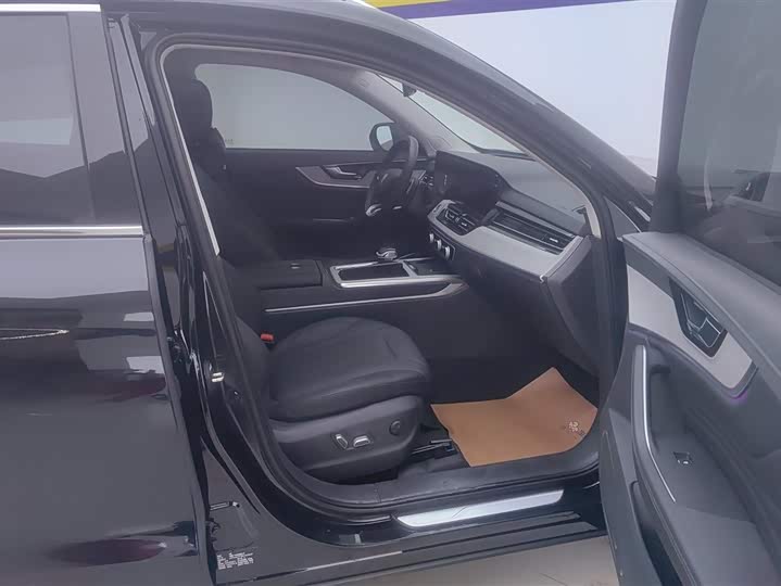 Hongqi HS5 2025 2025款 2.0T 两驱旗享Pro版