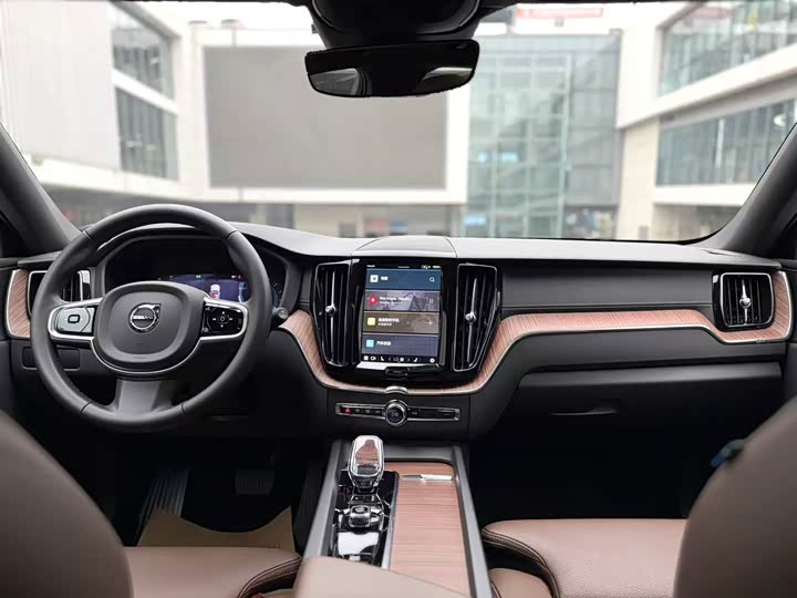 Volvo XC60 2025 2025款 B5 四驱智远豪华版