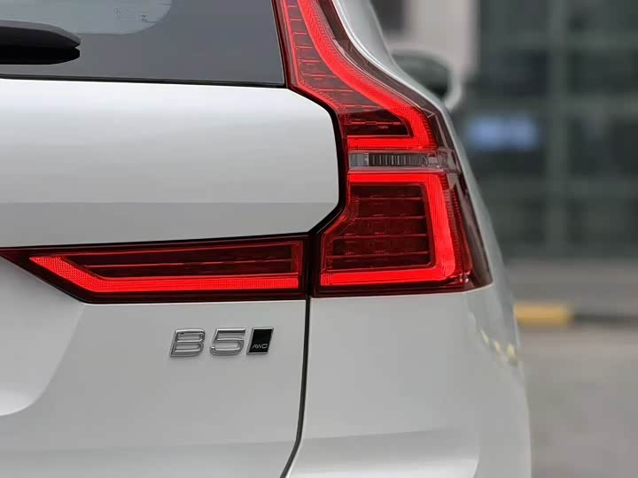 Volvo XC60 2025 2025款 B5 四驱智远豪华版