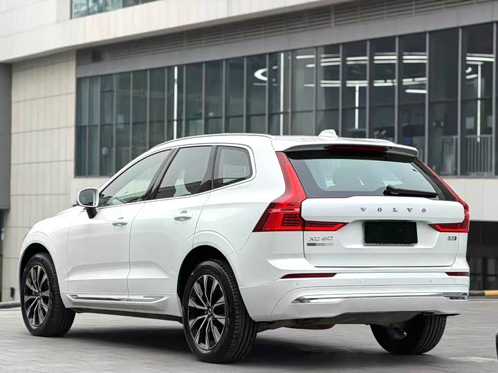 Volvo XC60 2025 2025款 B5 四驱智远豪华版