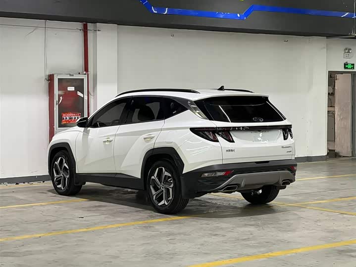 Hyundai Tucson L 2023 2023款 途胜L 1.5T 自动两驱LUX尊贵版